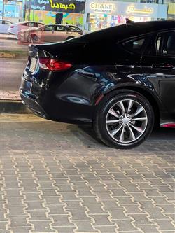 كرايسلر 200